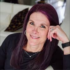 Danielle Harmon's Instagram, Twitter & Facebook