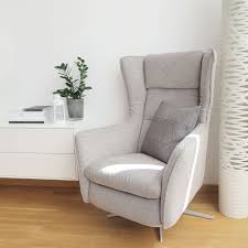 Hellgrauer Design Ohrensessel Mit Schaukelfunktion Und Robustem Fleckresistenten Stoff In Verschiedenen Farben 3 079 00 Ohrensessel Sessel Relaxsessel