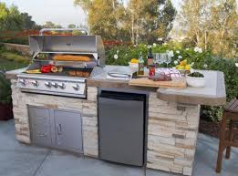 outdoor kitchen ideas for small spaces