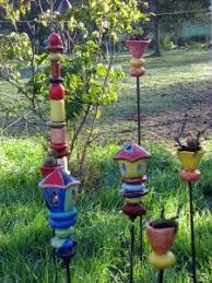 Hauswurztopfe Gartenstabe Und Lichthauser Gartenkeramik Keramik Gartenskulptur