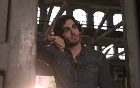 Nesli davanti agli occhi testo. Alberto Urso Accanto A Te Testo Video E Significato Del Singolo