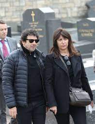 We did not find results for: Patrick Bruel Et Anne Marcassus Jean Jacques Goldman Et La Troupe Des Enfoires Venus Rendre Un Dernier Hommage A Veronique Colucci Elle