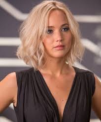 Pretty Jennifer Lawrence Short Wavy Hairstyles For Women To Look Stunning Hair And Comb Pretty Hairstyles Hair Styles Beautiful Curly Hair