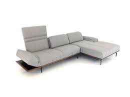 Petr weinzettl je zakladatelem a majitelem rozsáhlé sítě prodejen s německými designovými dveřmi značky prüm. Hulsta Sofa Hs 420 Sofa Mit Rechter Recamiere In Grauen Stoff Und Nussbaum Rahmen Hs 420 Hulsta Sofa Izabela K
