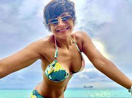 Mandira bedi became a household name after her stint in the popular tv serial 'shanti' and later mesmerized audiences with her stint in many mandira is nearing 50 but her personality defies her real age. See Why Mandira Bedi Is Not Afraid Of Her Age Rediff Com Get Ahead