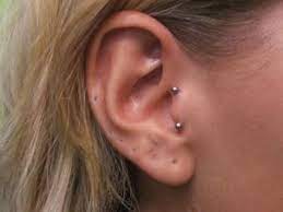 I Kinda Like This I Wonder How It Would Look In My Right Ear When My Tragus Is Already Pierced In M Vertical Tragus Piercing Tragus Piercings Vertical Tragus