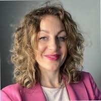 Anna Sass's Instagram, Twitter & Facebook