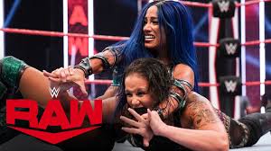 Sasha Banks Wants To Beat Up Gina Carano Sends A Threatening Message On Twitter