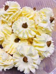 Susu pekat 1 cawan ( *semua guna cawan yang sama ya). Resepi Semperit Susu 3 Bahan