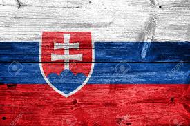 De 1918 a 1993, hubo un estado común de checos y eslovacos, por lo que la actual bandera de eslovaquia no se ha adoptado hasta la desintegración de checoslovaquia. Eslovaquia Bandera Pintada En La Vieja Textura De Madera Del Tablon Fotos Retratos Imagenes Y Fotografia De Archivo Libres De Derecho Image 24980975