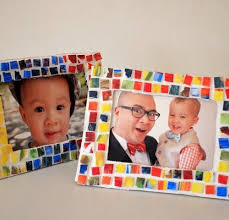 Use a large set of beautiful photo frames to make your photo in a unique style. Yuk Berkreasi Dengan 10 Rekomendasi Bingkai Foto Kreatif Buatan Sendiri Dari Barang Bekas 2020