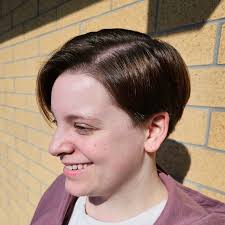 I had such a blast spending the day with @symmetrical.styles !! We wanted  to add some warmth into the dark color she already had, and i have to say,  i am very