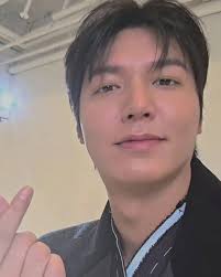 Sometimes it takes a tough ending to make a bright new beginning. Wishing  you all the strength you need right now🌹. send me Hi if you truly love  me♥️♥️