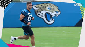 Tim tebow wants to get back into professional football. The Tebow Meyer Jags Fascination Won T Let Up Will It Hey Willie