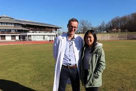 Damit erreichte es die meisten nutzungen (views). Dreharbeiten Fur Wdr Magazin Im Ahorn Sportpark Vor Dem Allergietest In Einer Reihe Aufstellen Paderborn Westfalen Blatt