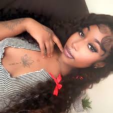 Man draws #Beyonce #Rihanna and #NickiMinaj at the same time