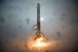 Spacex designs, manufactures and launches advanced rockets and spacecraft. Spacex Fails A Third Time To Land Its Falcon 9 On A Drone Ship In The Sea The Verge