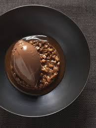 Reme Au Moka Ganache Aux Epices Et Chocolat Sauce Caramel Mou Caramel Mou Desserts A L Assiette Dessert Gastronomique