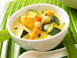 Kurbis Zucchini Suppe Mit Cashewnussen Nach Vietnamesischer Art Zucchini Kurbis Suppe