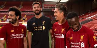 Shop at the official online liverpool fc store for the latest season football shirts and kit, with fast worldwide delivery! Novaya Forma Liverpulya 2019