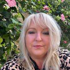 Hi, does anybody know of a mobile hairdresser in the area? Thank you.