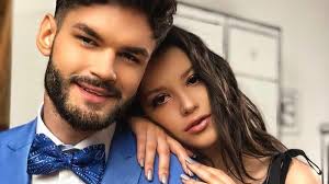Cleopatra stratan şi edward sanda spun că aşteaptă să treacă pandemie pentru a deveni oficial soţ şi soţie. Cleopatra Stratan È™i Edward Sanda È™i Au GÄƒsit NaÈ™ii Pe Cine Au Ales SÄƒ Le Fie PÄƒrinÈ›i Spirituali Shok Unimedia