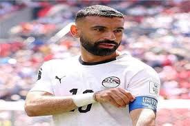 رئيس الـ«فيفا» يهنئ محمد صلاح بعيد ميلاده