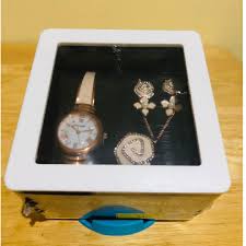 Find pierre cardin watch set from a vast selection of wristwatches. Pierre Cardin White Dial Watch Set For Women S Women S Fashion Watches On Carousell