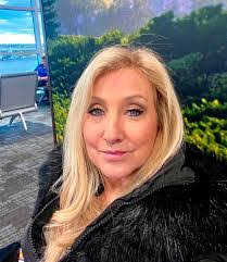 Lynn Tyler's Instagram, Twitter & Facebook