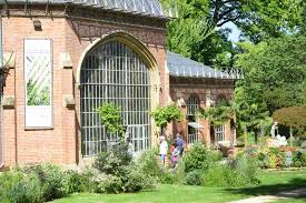 Der botanische garten, den die stadt metz 1866 von der baronin de l'espée gekauft hat, zählt zu den highlights der stadt. Jardin Botanique De Metz Montigny Les Metz 57 Moselle Grand Est Frankreich