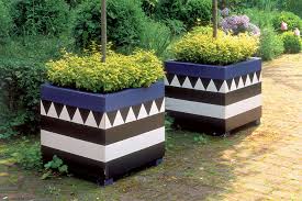 Ich zeige euch was ihr braucht und wie es hier ziege ich euch einmal, wie ihr diese betonkübel aus stoff und beton selber machen könnt. Blumenkubel Selber Bauen Selbermachen De