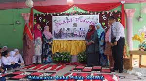 Pidato adalah sebuah sarana yang tepat untuk menyampaikan sebuah gagasan. Contoh Sudut Pidato Di Sekolah