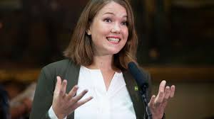 The governing coalition was led by prime minister erna. Une Bastholm Valgt Til Toppkandidat For Mdg Akershus Framtid I Nord
