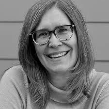 Robyn Short's Instagram, Twitter & Facebook