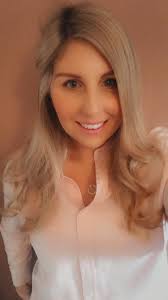 Amy Ault (@amylouisejoynes)