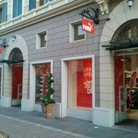 Fidenza village è aperto dalle 10 alle 20. The Puma Outlet Centro Outlet Fidenza Fidenza Clothing Store