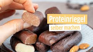 Fruchtriegel selber machen ist so einfach, dass es wahrscheinlich aufwändiger wäre, sie irgendwo einzukaufen. Proteinriegel Einfach Und Schnell Selber Machen Rezept Ohne Zucker Youtube