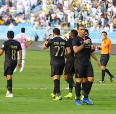 ويقدم كورة 365 لمتابعيه رابط مباراة النصر والرائد بث مباشر اليوم، وذلك مع إنطلاق صافرة البداية المقرر لها في تمام الساعة 6:10 مساءً بتوقيت مكة المكرمة، أي السادسة وعشرة دقائق بتوقيت القاهرة، وستنقل المواجهة على الهواء عبر قناة السعودية الرياضية hd3 بأداء صوتي للمعلق بلال علام. ØµÙˆØ± Ù…Ø¨Ø§Ø±Ø§Ø© Ø§Ù„Ù†ØµØ± ÙˆØ§Ù„Ø±Ø§Ø¦Ø¯ Ø±Ø§Ø¨Ø·Ø© Ø§Ù„Ø¯ÙˆØ±ÙŠ Ø§Ù„Ø³Ø¹ÙˆØ¯ÙŠ Ù„Ù„Ù…Ø­ØªØ±ÙÙŠÙ†