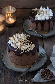 Mousse Au Chocolat Tortchen Ein Feines Winterdessert Mit S Mores Haubchen Dessert Weihnachten Schokolade Dessert Weihnachten Dessert