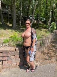 Beachlovingal1 on X: Happy Sunday! This was a fun walk…RTs are 😘😘.  NudistLifeStyle PartyGirl beautiful topless nude  t.corxOgL9ngqf  X