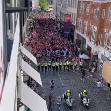 10,5 prozent entfallen dabei auf die altersklassen jünger als u22. Ultras Tifo Net Home Facebook