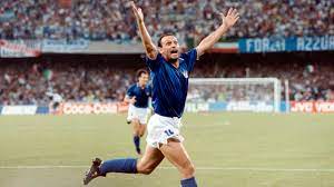 Salvatore schillaci , commonly referred to by his nickname totò,3 is an italian former footballer, who played as a striker. Erst Bauerntolpel Dann Toto Nazionale Als Schillaci Italien Traumen Liess Kicker