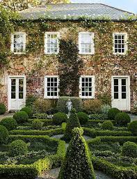 How To Get Inside America S Secret Gardens Gardenista Charleston Gardens Beautiful Gardens Garden Design