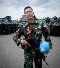 Gambar Mungkin Berisi 1 Orang Tentara Militer Gambar