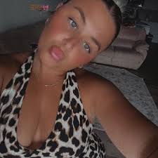 Does any one have any female kitten ?!? Looking for my daughter ❤️