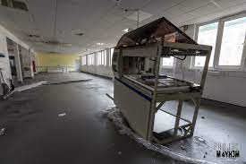 The facility, which replaced the welwyn garden city cottage hospital in church road, was opened by the queen in july 1963. Urbex The Queen Elizabeth Ii Hospital Welwyn Garden December 2015 Proj3ctm4yh3m Urban Exploration