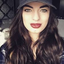 Danielle King (@ItsJustDanni)