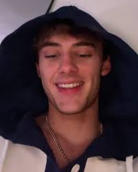 Selfie time. 📸🤳🤳 #selfie #teen #actor #model