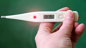 Los adultos con fiebre de 103 °f (39,4 °c) o más generalmente tendrán aspecto de estar enfermos y se comportarán como si lo estuvieran. Como Bajar La Fiebre Rapidamente Con Remedios Caseros