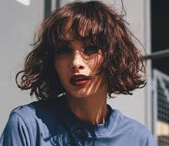 We Have Compiled Awesome Photos Of The Short Wavy Hair With Bangs So You Will Always End Up Finding What You Are Looking For Toc đẹp Nữ Thần Toc Ngắn